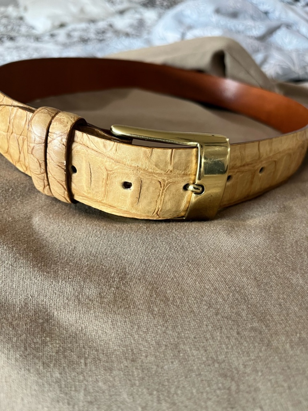 Joan & David Tan Croc Embossed Leather Belt Gold Buckle Made In Italy Unisex